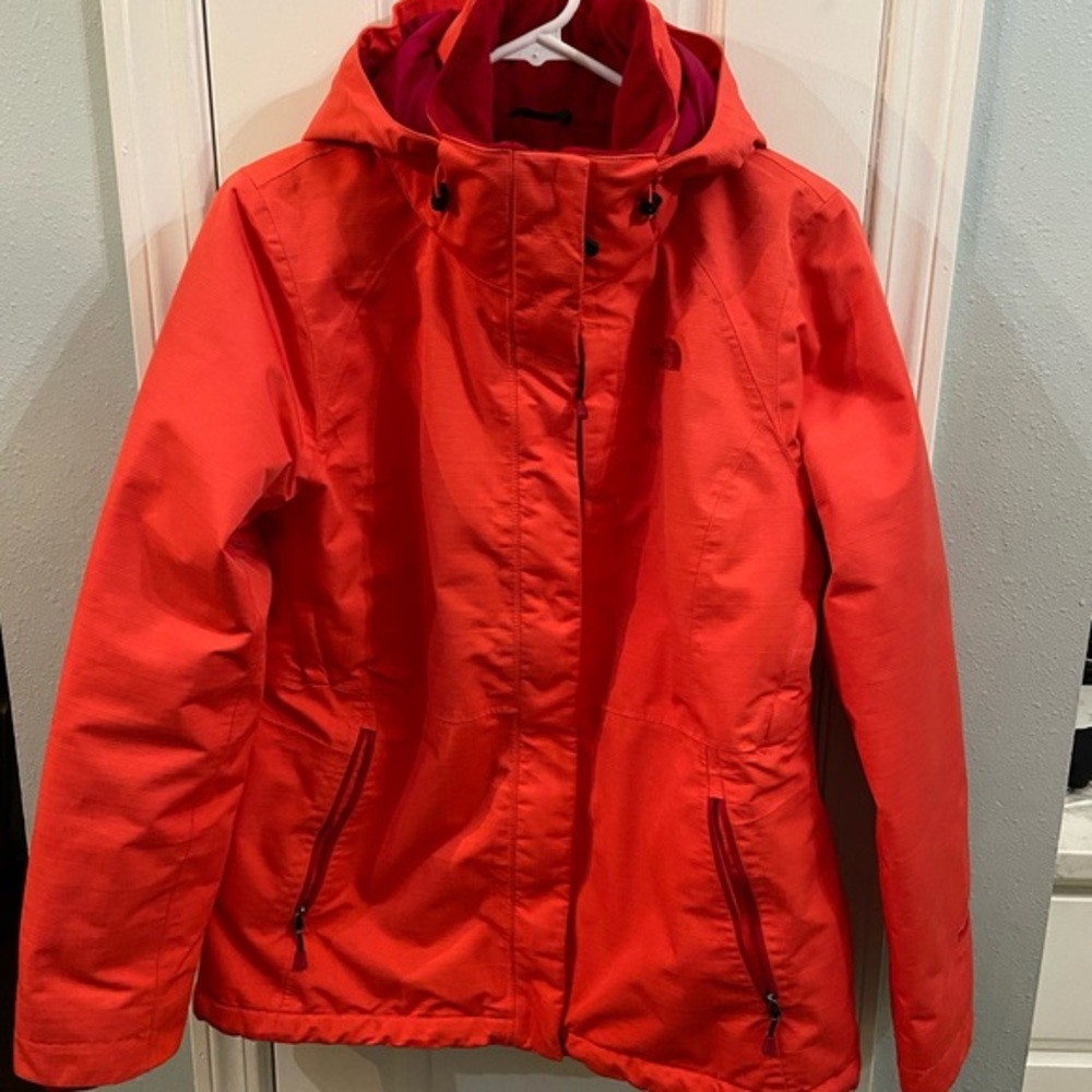 Womens North face insulated Hyvent Jacket